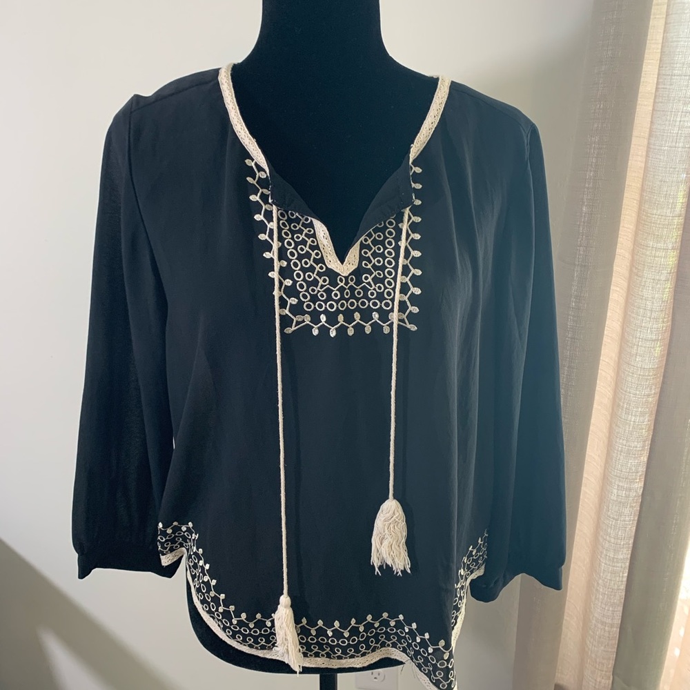 Super cute front tie blouse